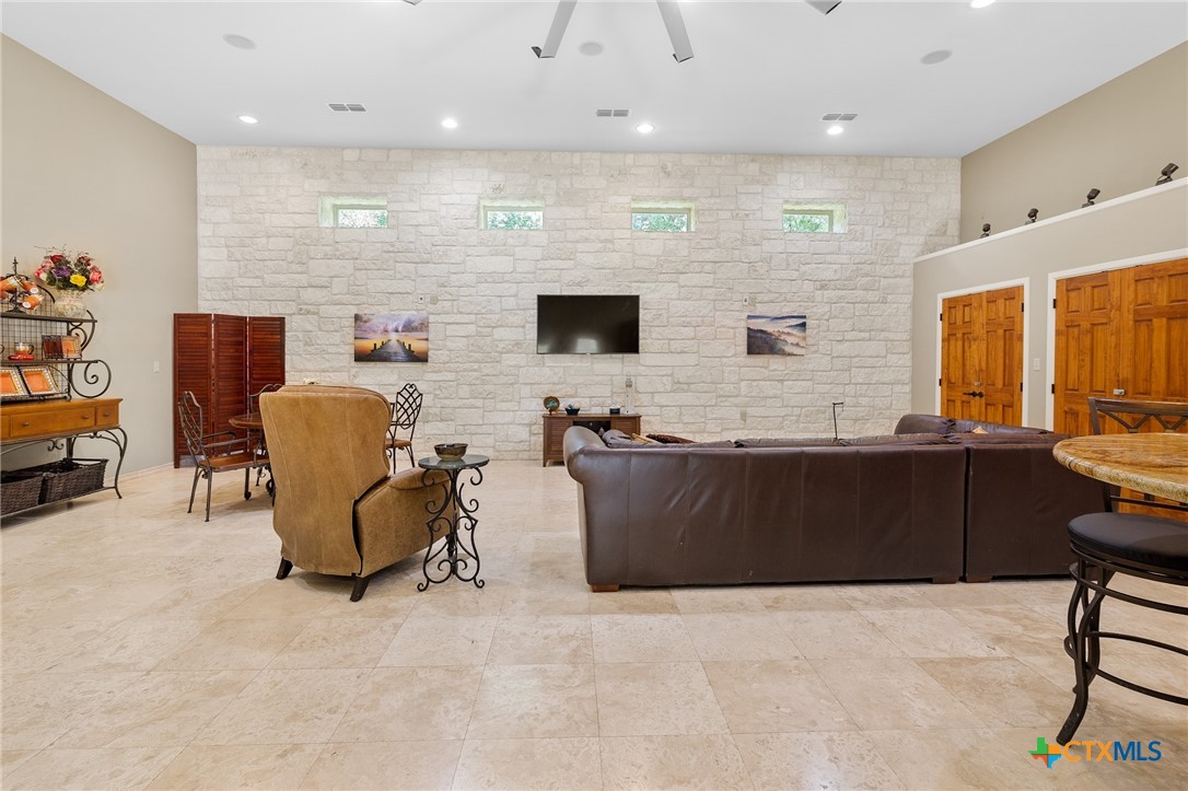 166 Post Oak Bend