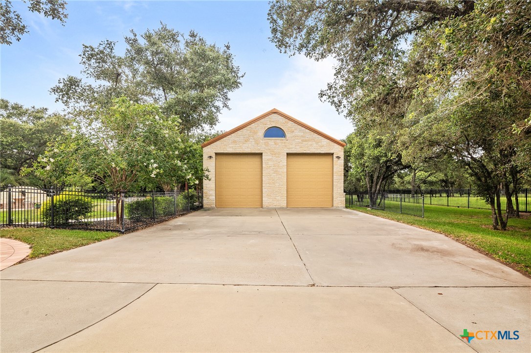 166 Post Oak Bend