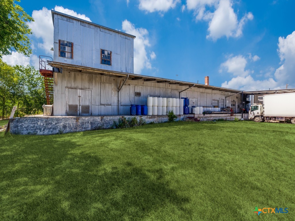 264 W Lachapelle