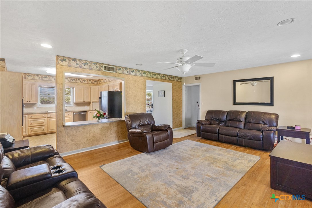 1901 Bon Aire Avenue