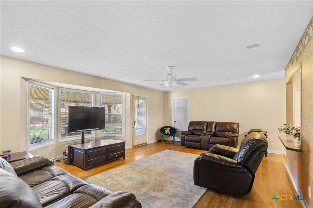 1901 Bon Aire Avenue