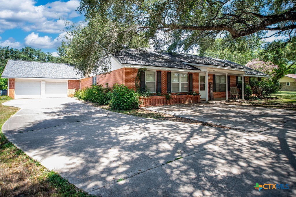 402 Dundee Street