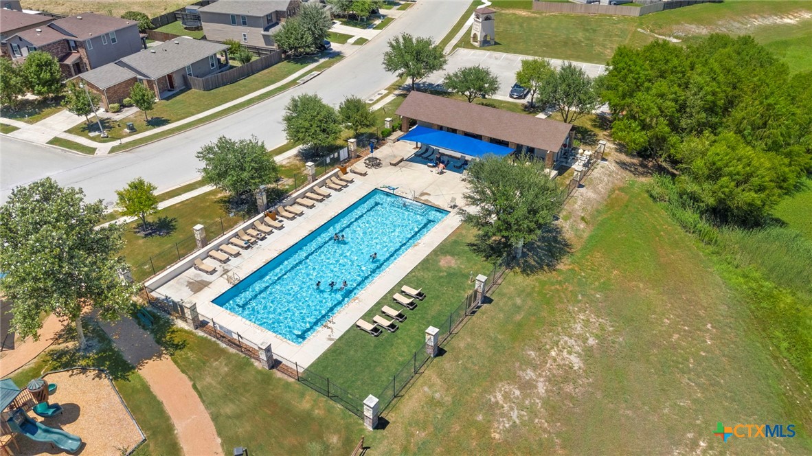 3909 Legend Pond