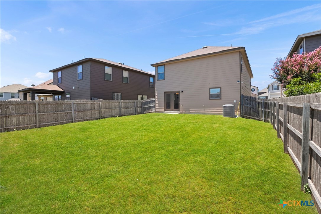 3909 Legend Pond