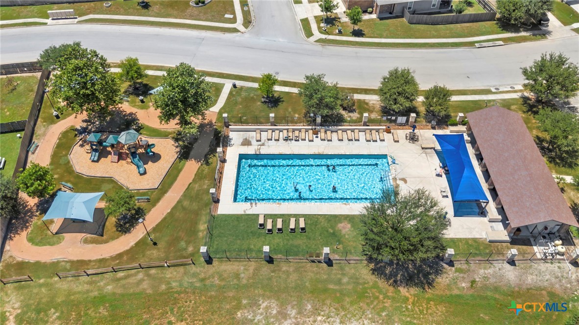 3909 Legend Pond