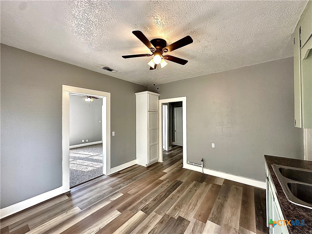 604 S Navarro Street