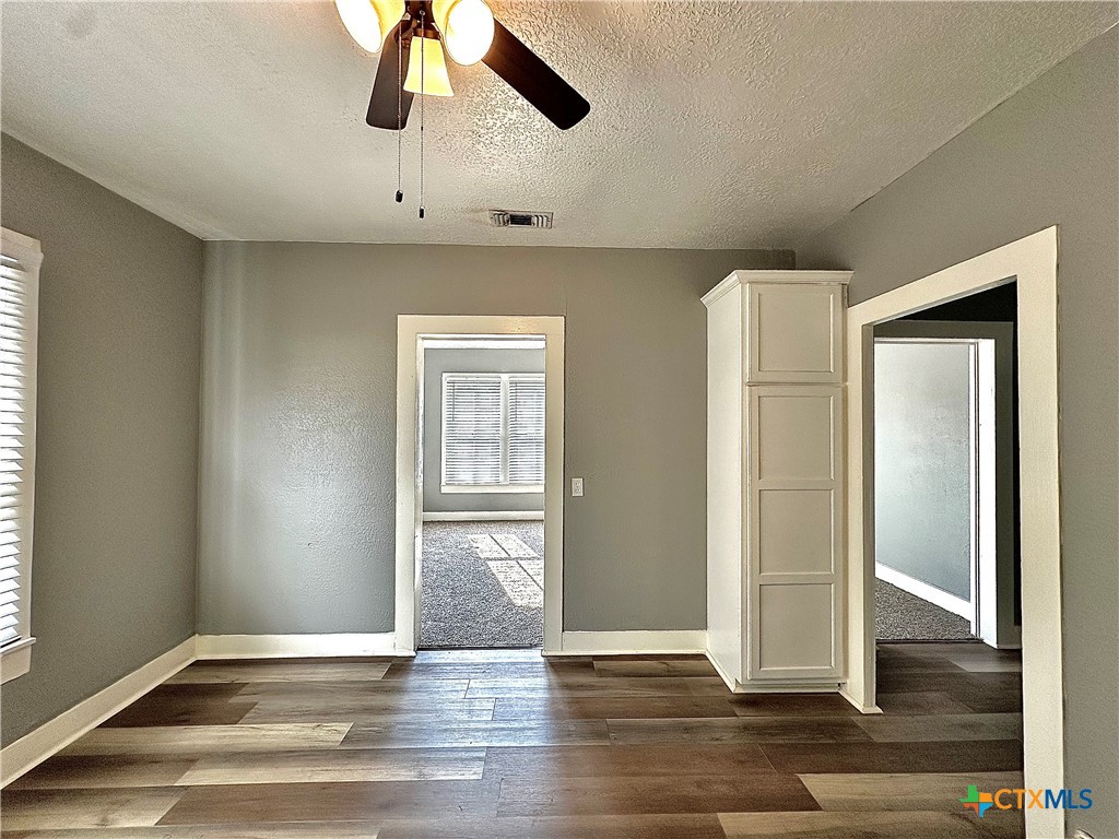 604 S Navarro Street