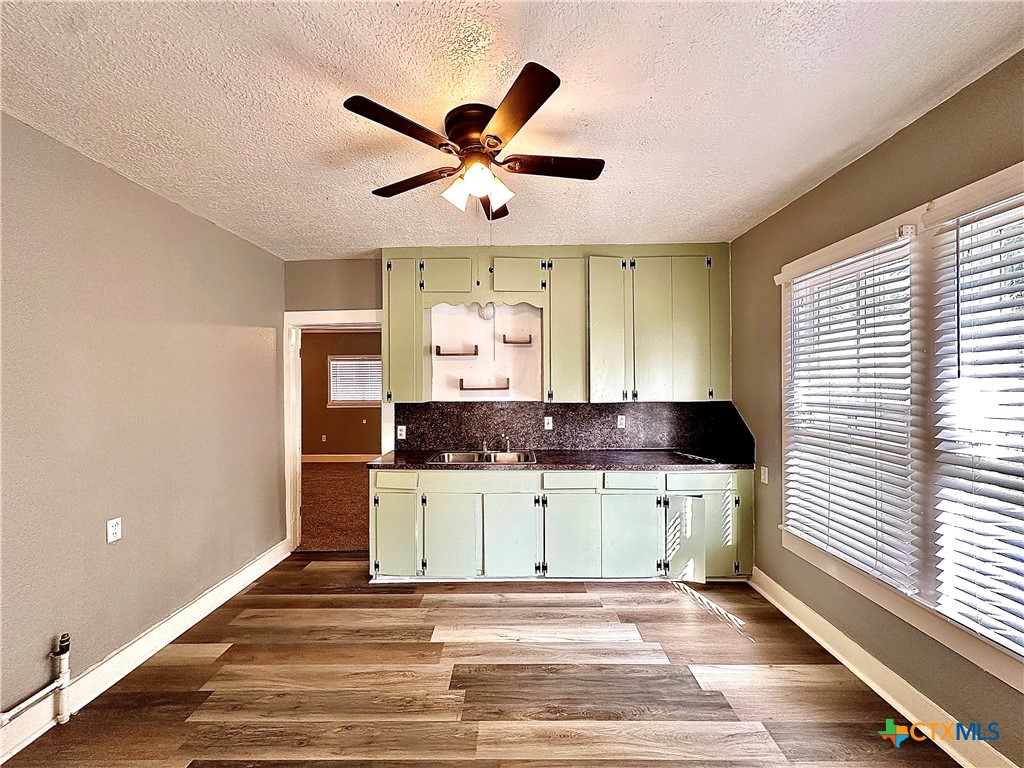 604 S Navarro Street