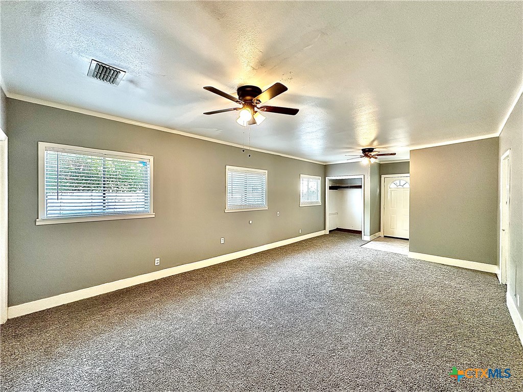 604 S Navarro Street