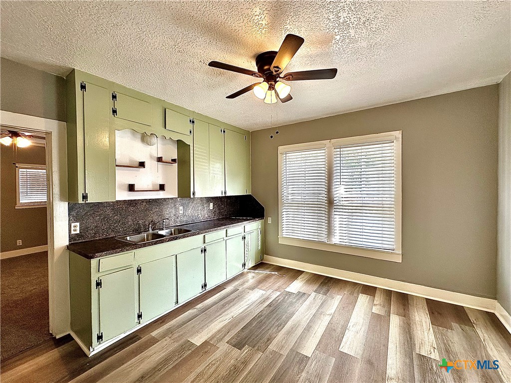 604 S Navarro Street