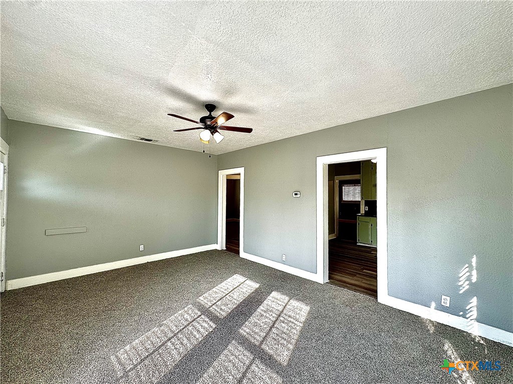 604 S Navarro Street