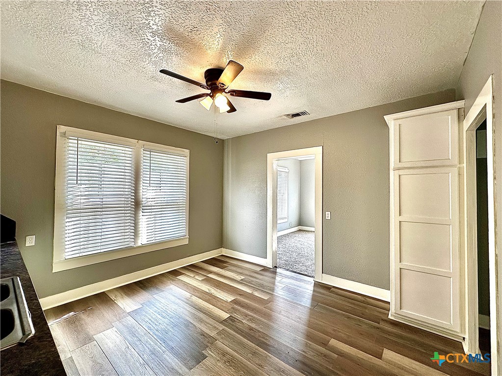 604 S Navarro Street