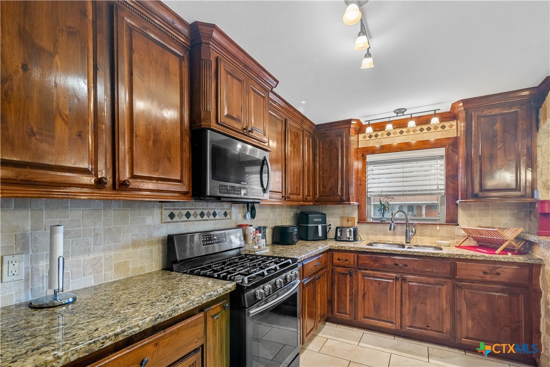 3107 Flamingo