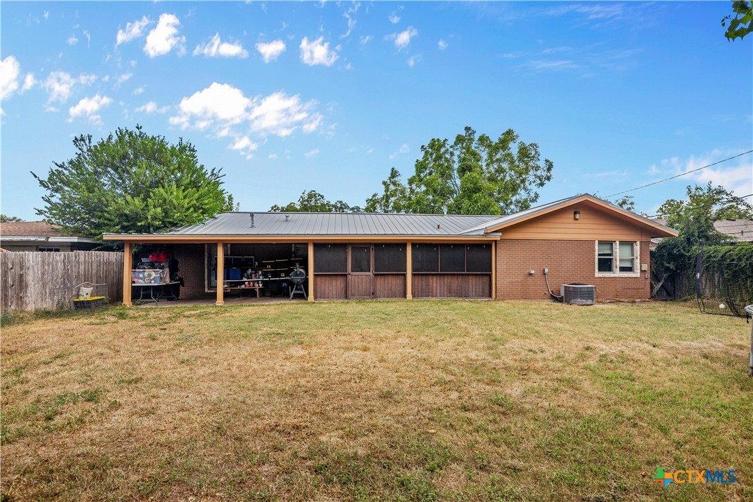 3107 Flamingo