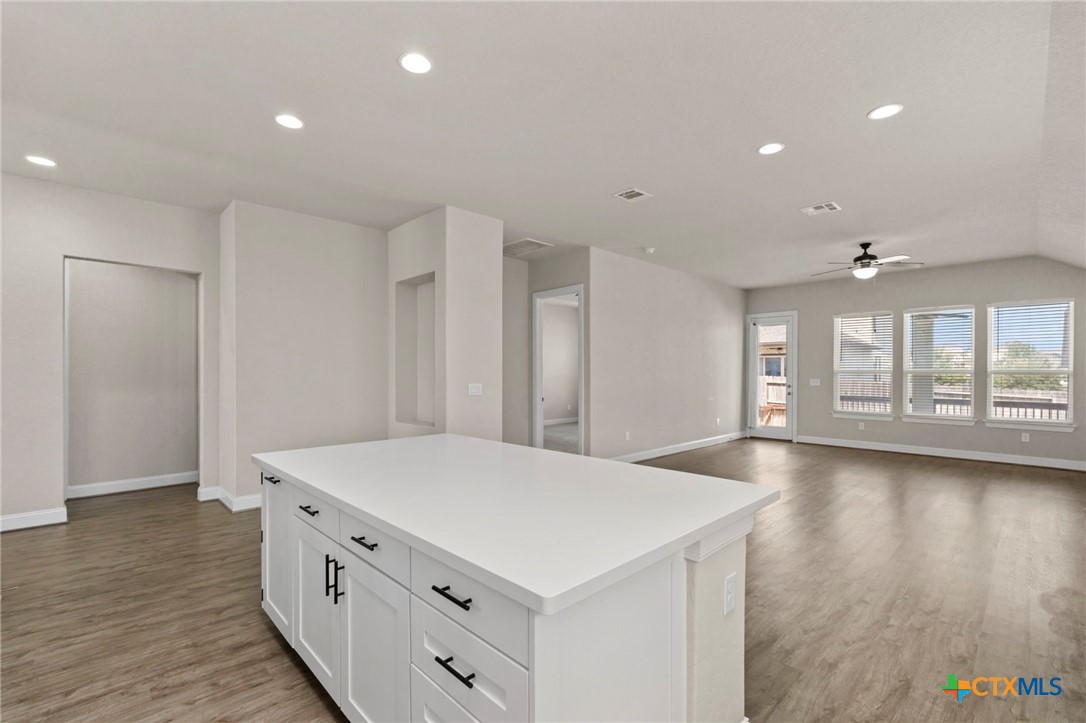 6533 Crockett Cove