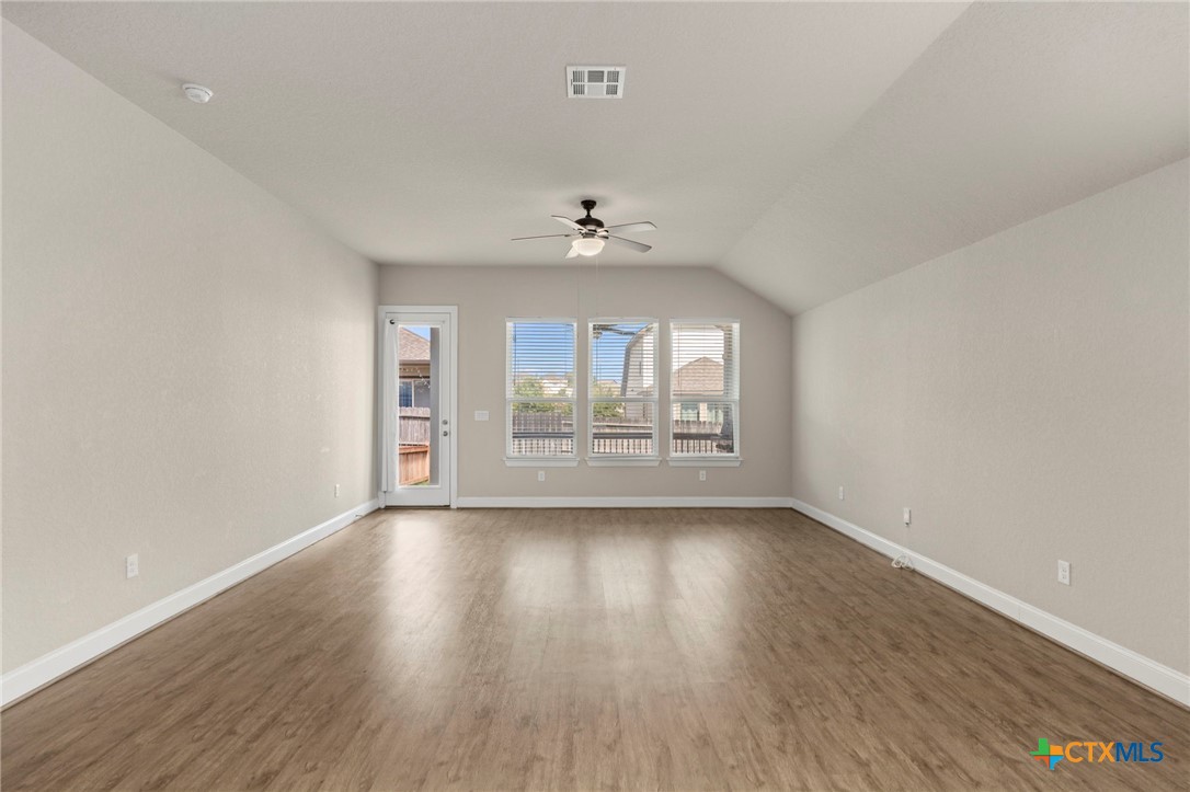 6533 Crockett Cove
