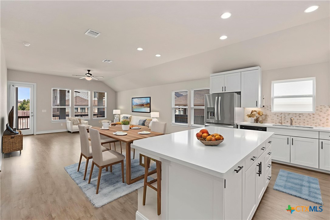 6533 Crockett Cove