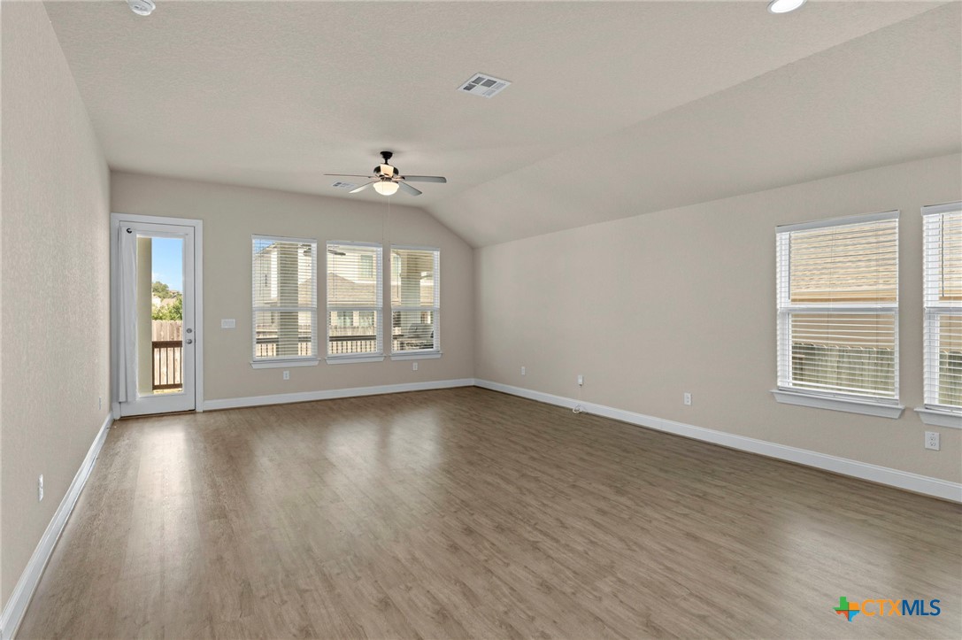 6533 Crockett Cove