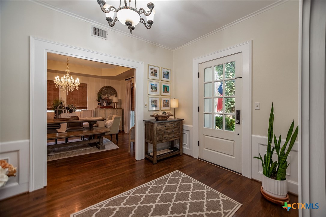 707 W Stayton Avenue