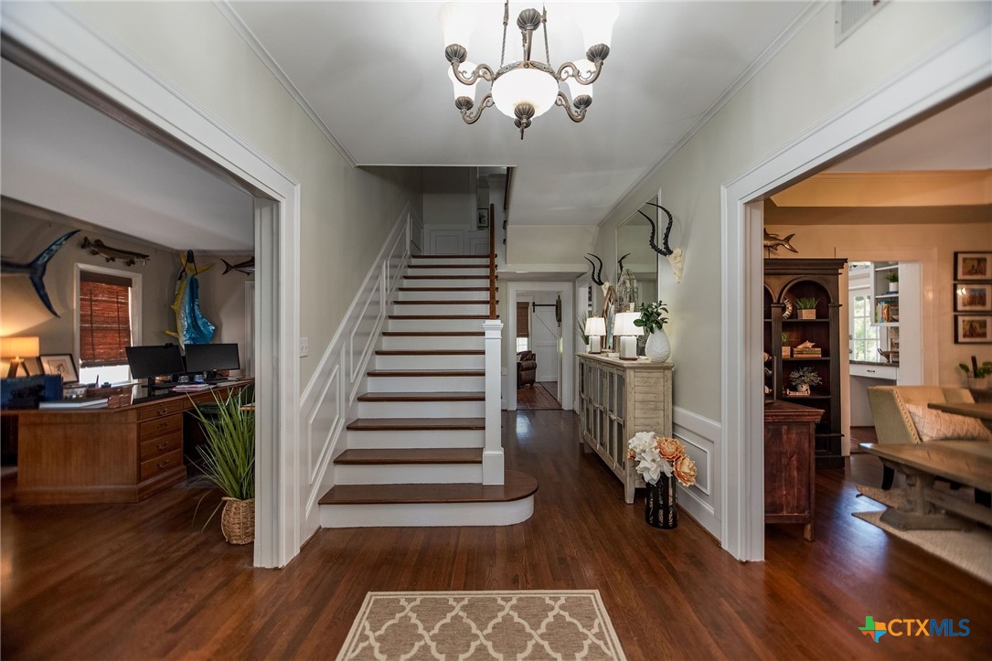 707 W Stayton Avenue