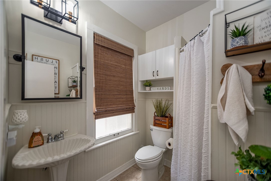 707 W Stayton Avenue