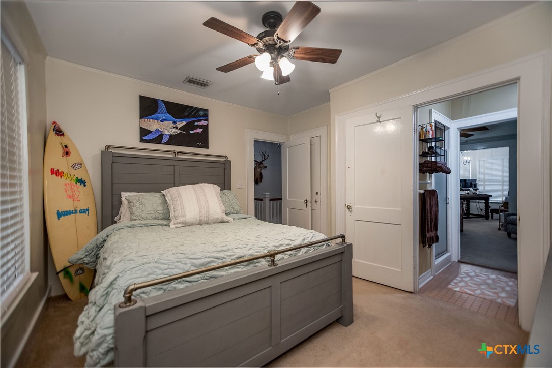 707 W Stayton Avenue