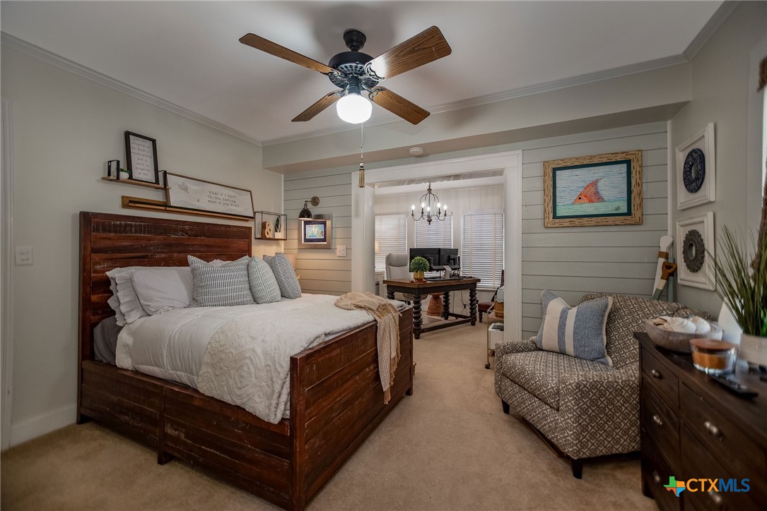 707 W Stayton Avenue