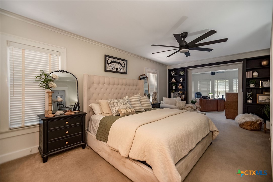 707 W Stayton Avenue