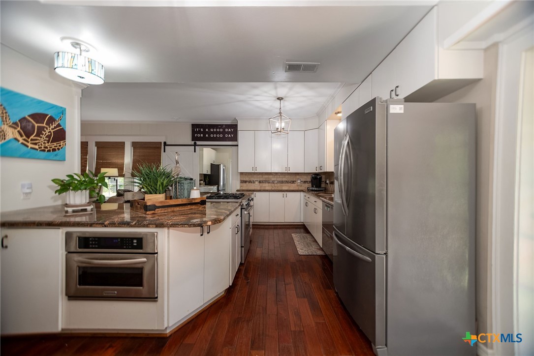 707 W Stayton Avenue