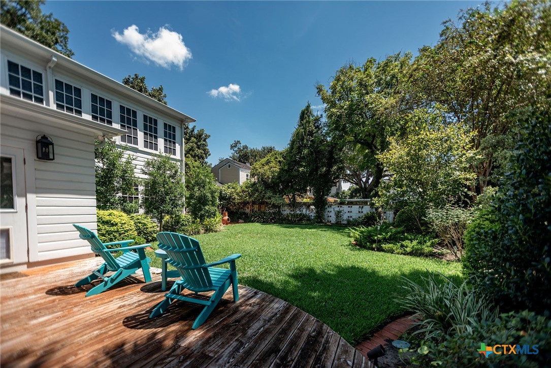 707 W Stayton Avenue