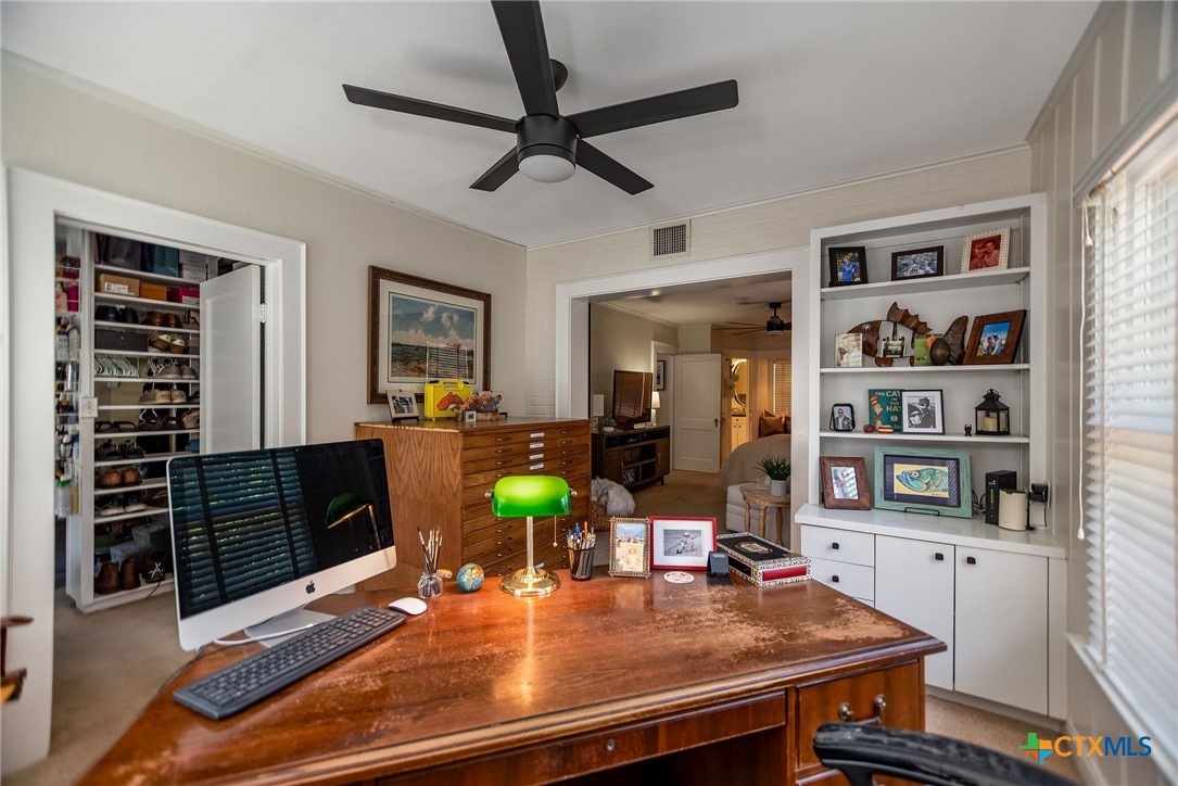 707 W Stayton Avenue