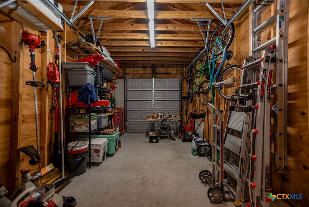 707 W Stayton Avenue