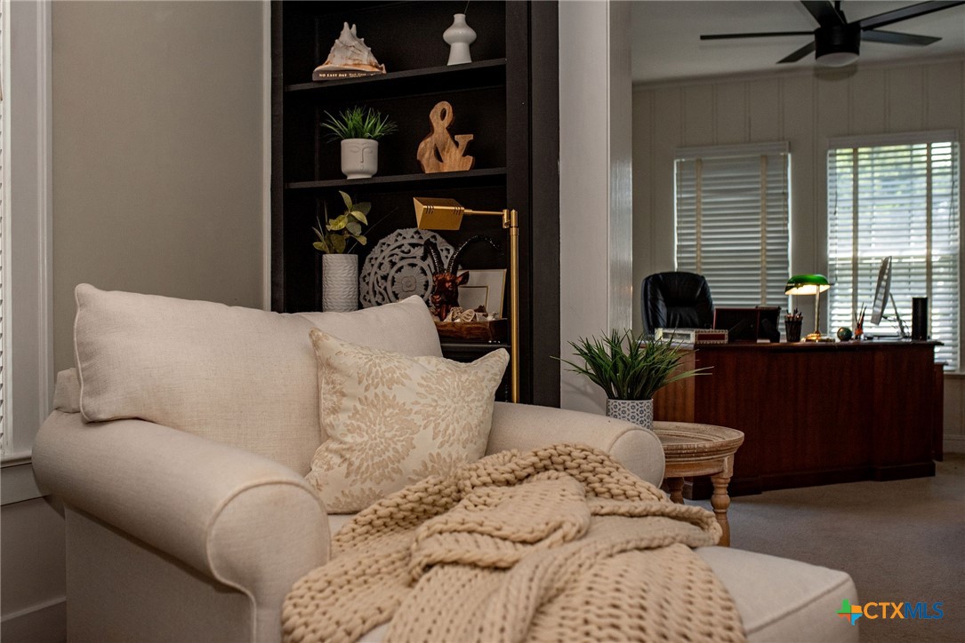 707 W Stayton Avenue