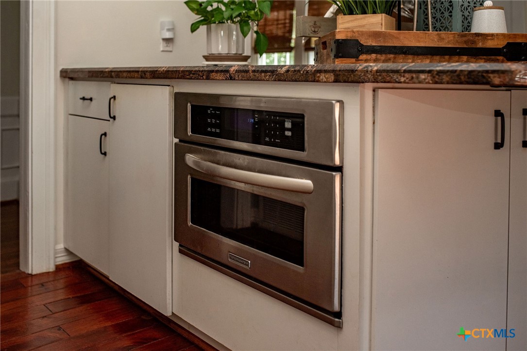 707 W Stayton Avenue