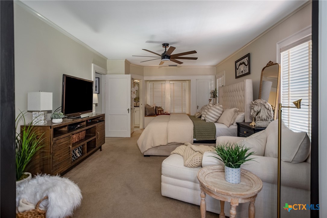 707 W Stayton Avenue