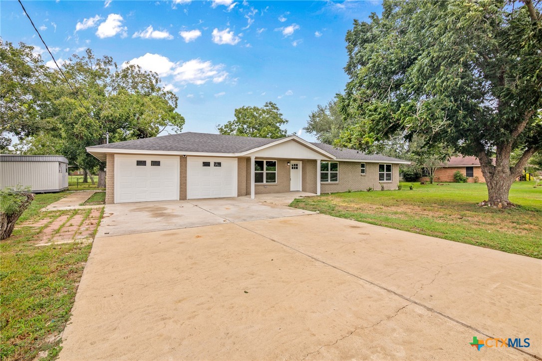 408 E King Road