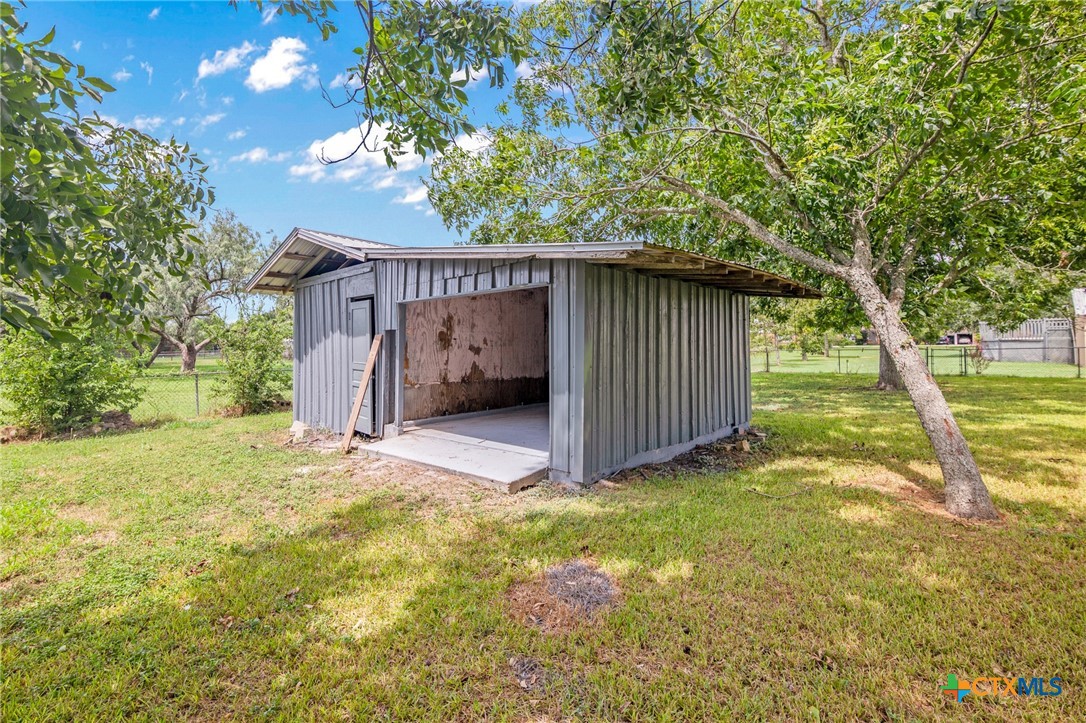 408 E King Road