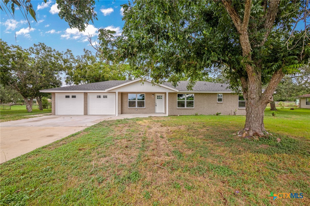 408 E King Road