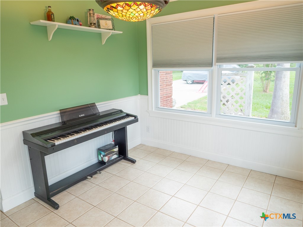 403 Oakside Drive