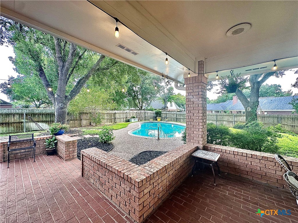 210 Woodlands Lane