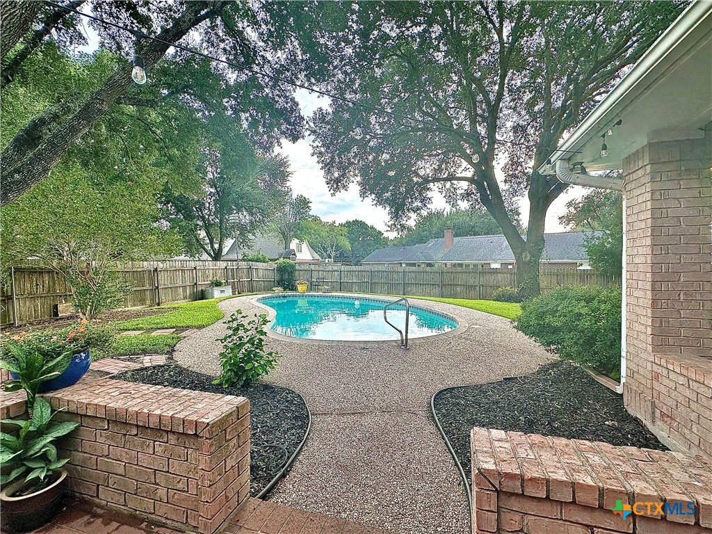 210 Woodlands Lane