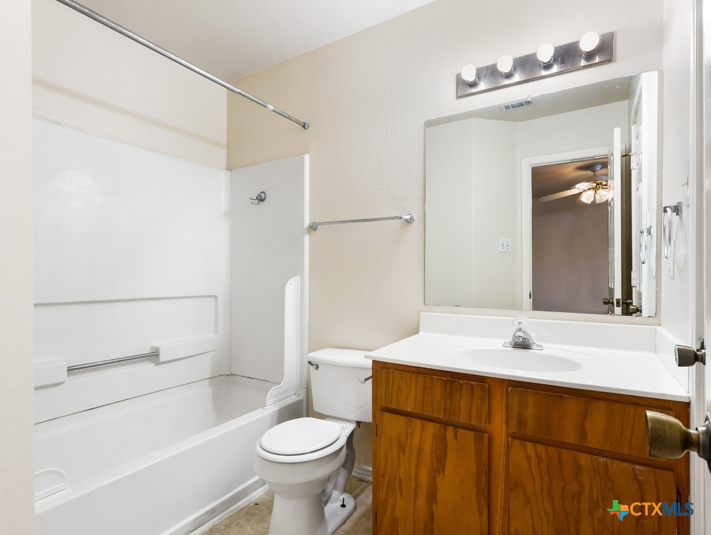 825 Sagewood Trail 825