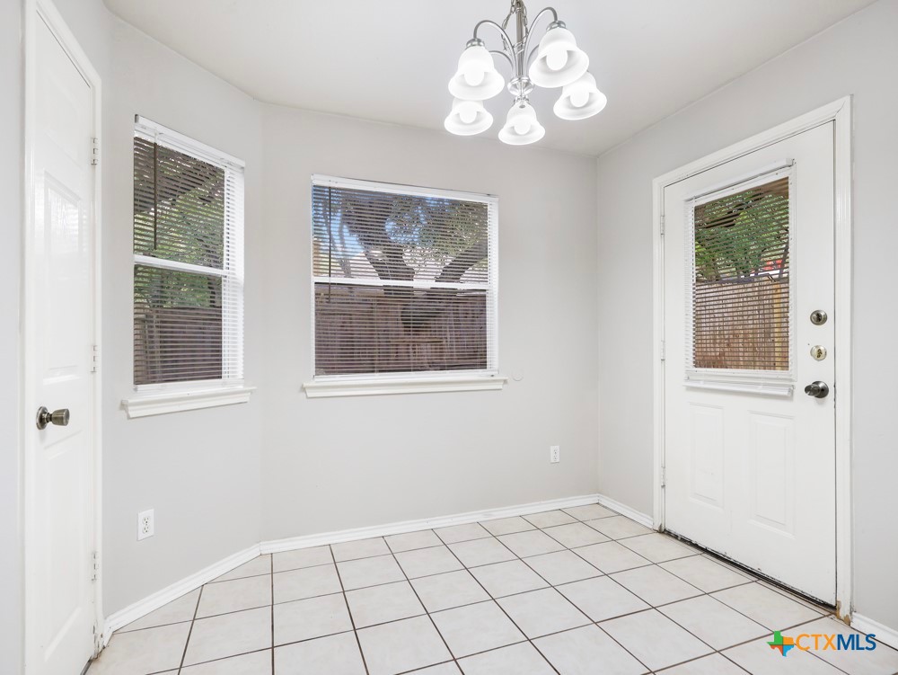 825 Sagewood Trail 827