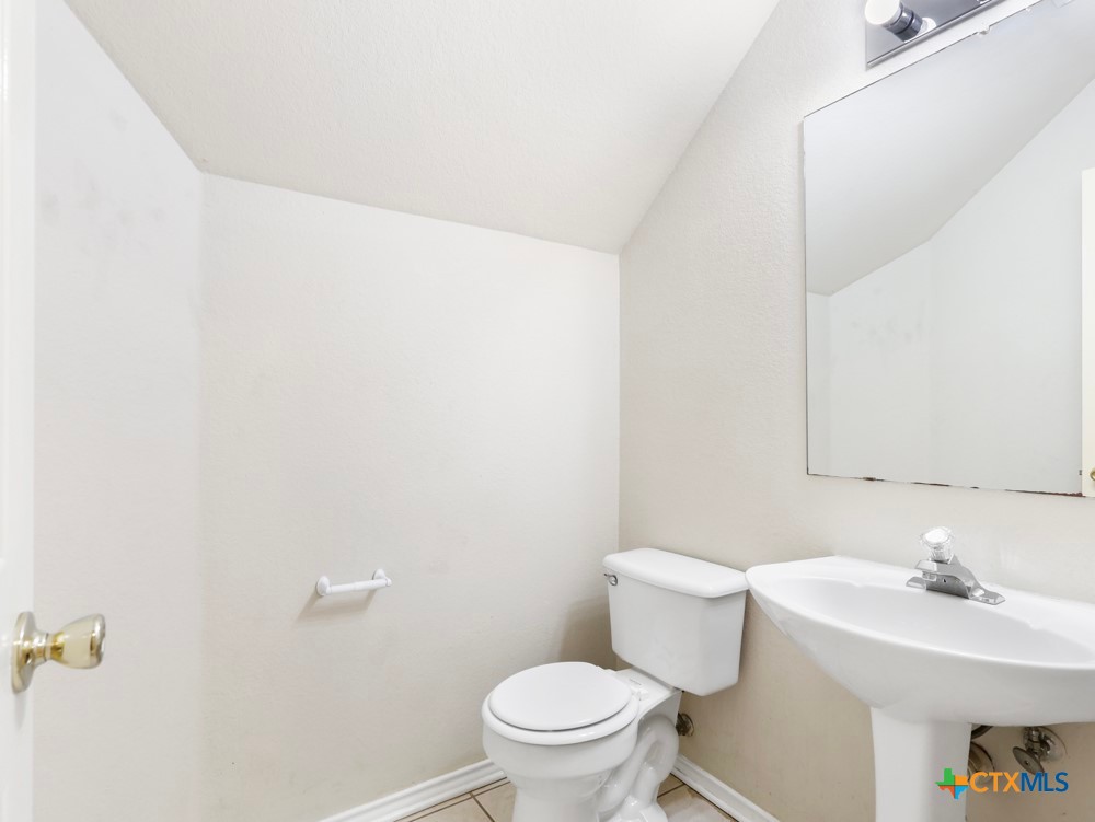 825 Sagewood Trail 827