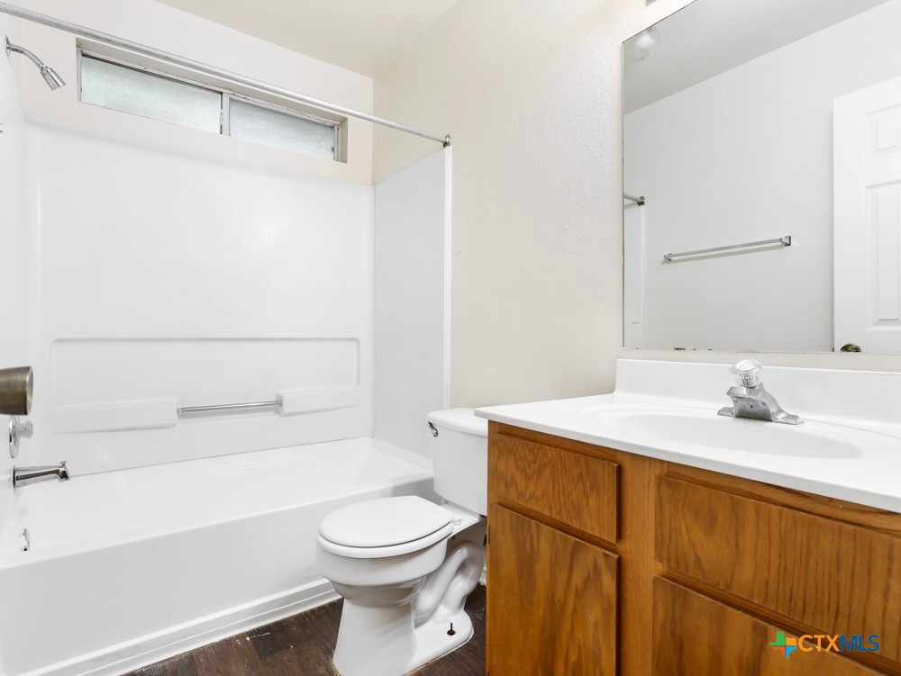 825 Sagewood Trail 827