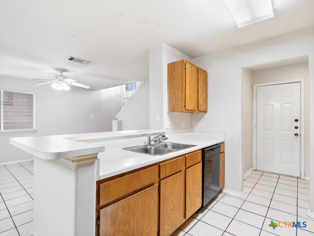 825 Sagewood Trail 827
