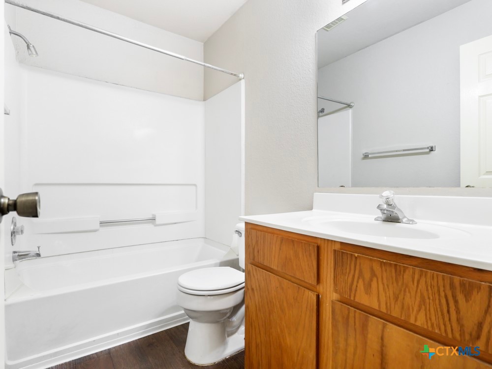 825 Sagewood Trail 827