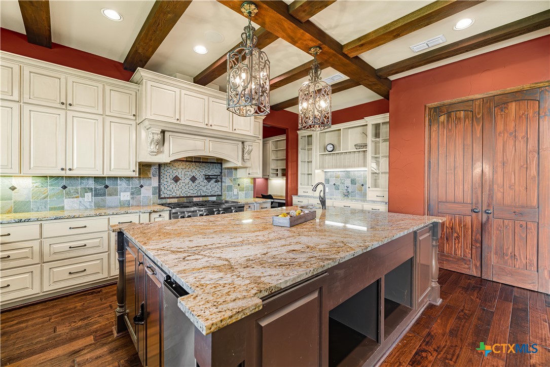 1682 County Road 310