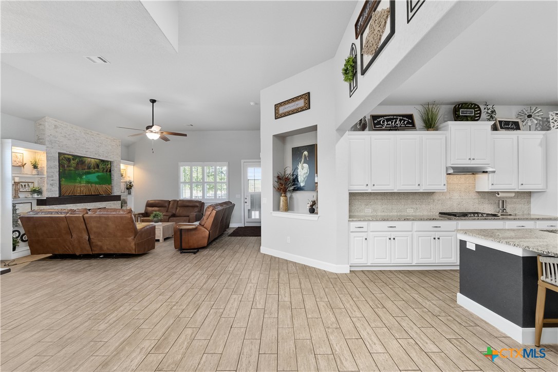 604 Academy Oaks Drive