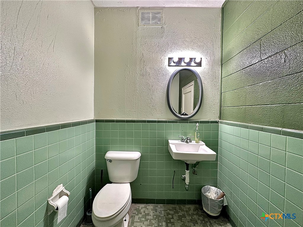 901 N Ben Jordan Street